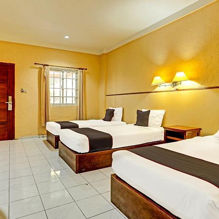 Collection O 91081 New Arena Hotel Кута Экстерьер фото